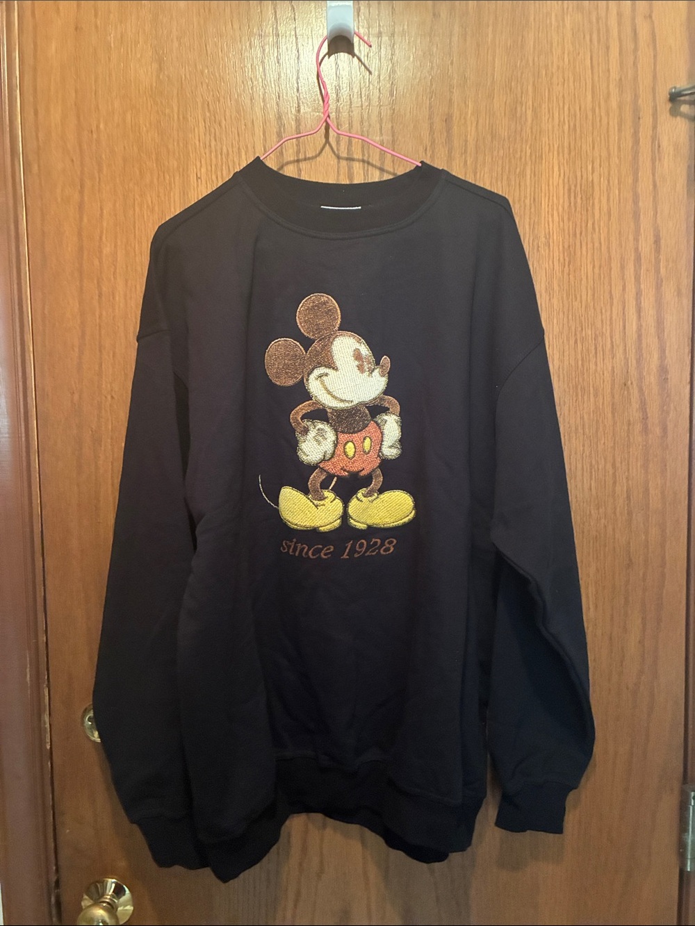 Vintage Black Mickey Mouse Graphic Sweatshirt - Classic Disney Design